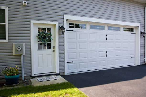 24/7 Emergency Garage Door Panel Replacement experts in Pottsboro, TX